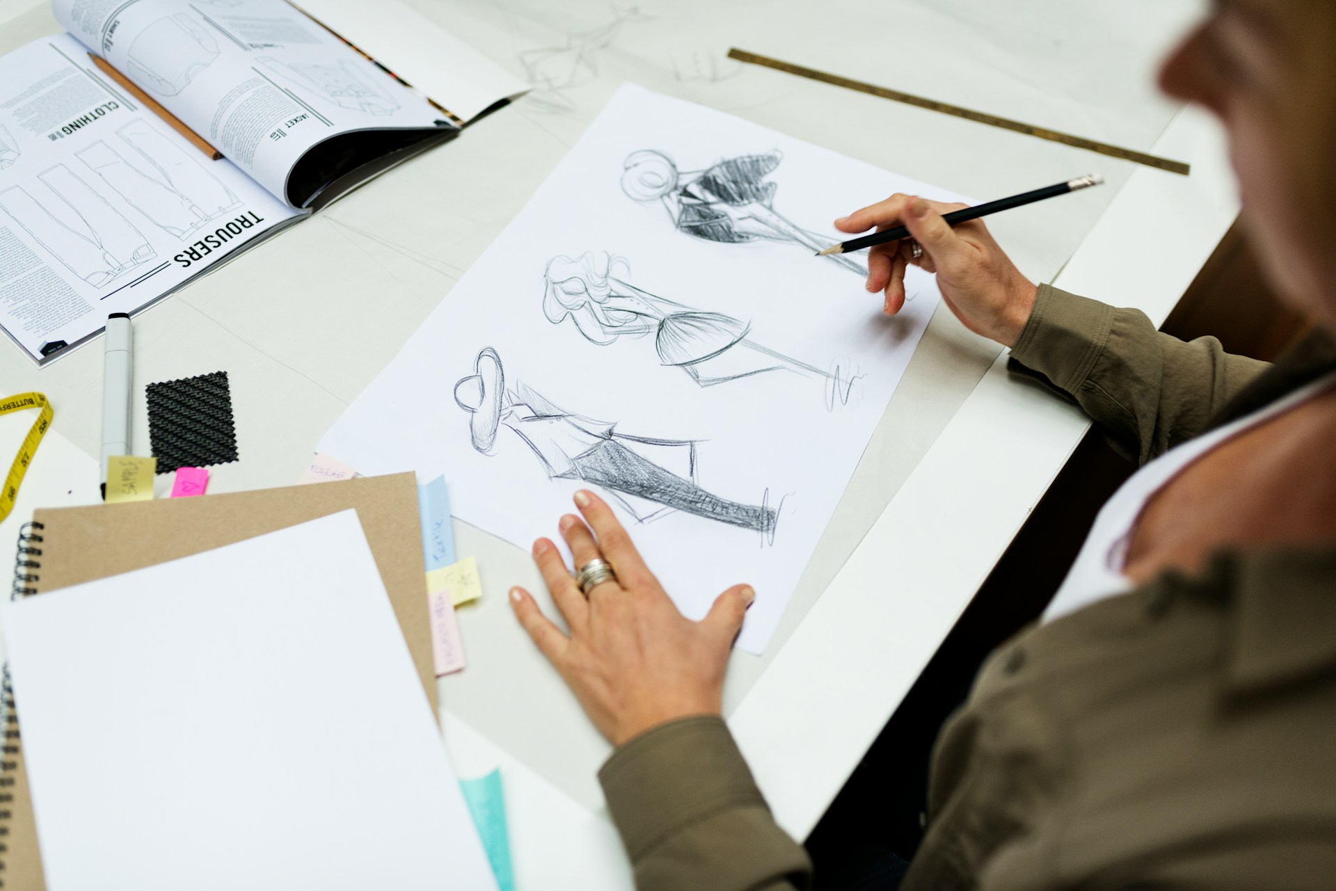Choosing Between Fashion Design Courses in the UK for Careers